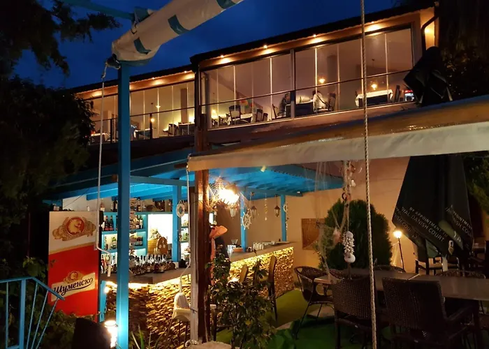 Апартаменти Lovely Nest With Glass Veranda