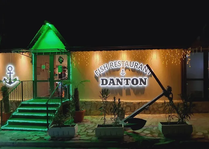 Апартаменти Lovely Nest With Glass Veranda *