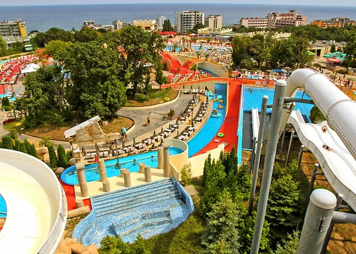 Апартаменти Lovely Nest With Glass Veranda *