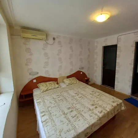 Lovely Nest With Glass Veranda Apartament *