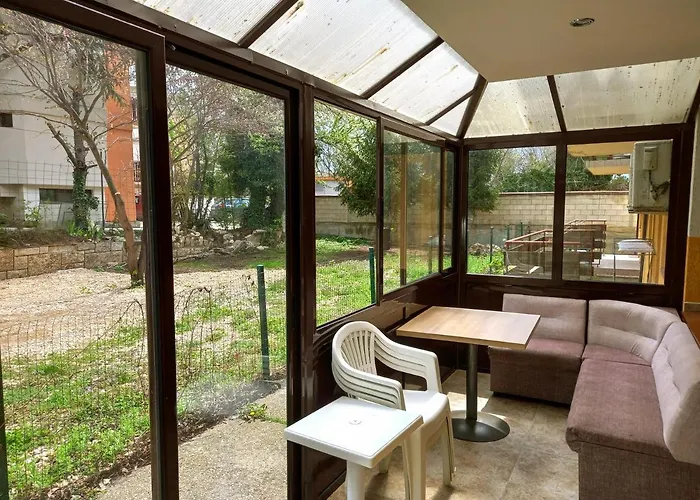 Appartamento Lovely Nest With Glass Veranda